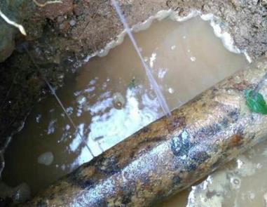 乐清楼顶渗水维修公司分享下地暖漏水的原因及检测方法。